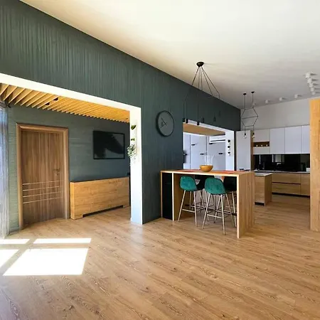 Mons Penthouse Stylish & Relaxing Apartment *