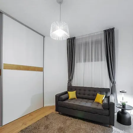 Mons Penthouse Stylish & Relaxing Apartment *